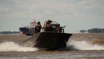 El Ejército movilizó blindados y tropas en Rosario como parte de los ejercicios Biguá y Arandu