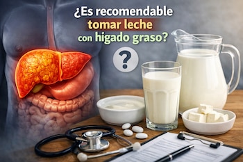 Ilustración de un hígado graso en un torso humano, con productos lácteos (leche, yogur, mantequilla), pastillas y un estetoscopio sobre una mesa.