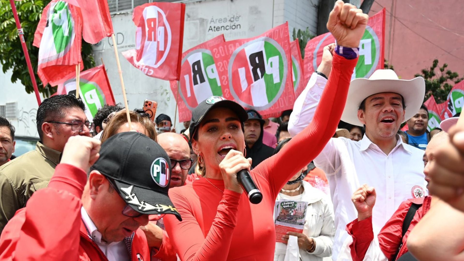 PRI muestra respaldo a Alessandra Rojo de la Vega tras disturbios en la alcaldía Cuauhtémoc. (@AlessandraRdlv)