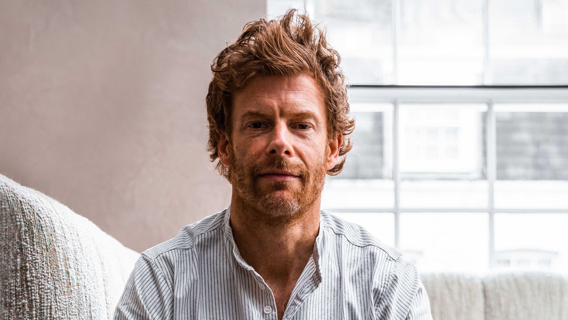 La combinación de fuerza, movilidad y cardio en los entrenamientos de Tom Aikens responde a la necesidad de sostener el ritmo físico impuesto por la alta gastronomía (@tomaikens)