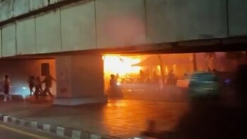 Bangkok elevó a 30 las víctimas fatales del incendio en un bar y ordenó revisar la seguridad de los locales nocturnos