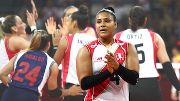 Antonio Rizola destaca el regreso de Brenda Lobatón a la selección pese a sus lesiones crónicas: “Debemos seguir cuidándola”