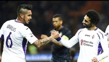 Vargas y Salah cuando compartieron