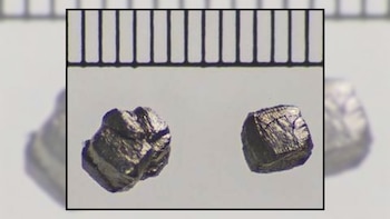 Imagen de dos lonsdaleítas (Universidad