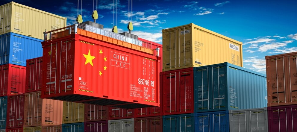 Nuevo frente en la guerra comercial: China alerta por el impacto de aranceles en la logística global