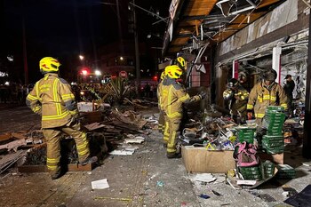 Al menos 30 viviendas y