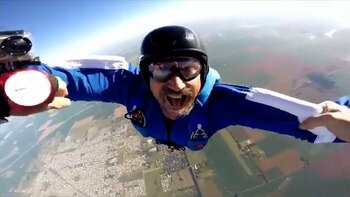 Paracaidista, perdió una pierna en