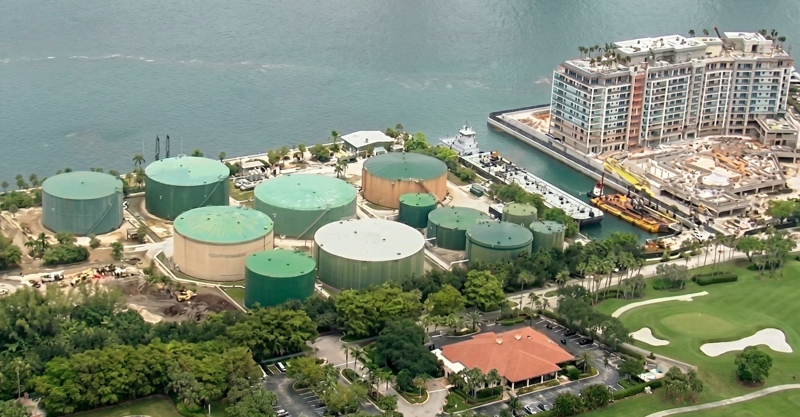 Miami-Dade buscará limitar el valor del predio con un convenio de 1978 que restringe parte del sitio al transporte y almacenamiento de combustible (Captura de video)