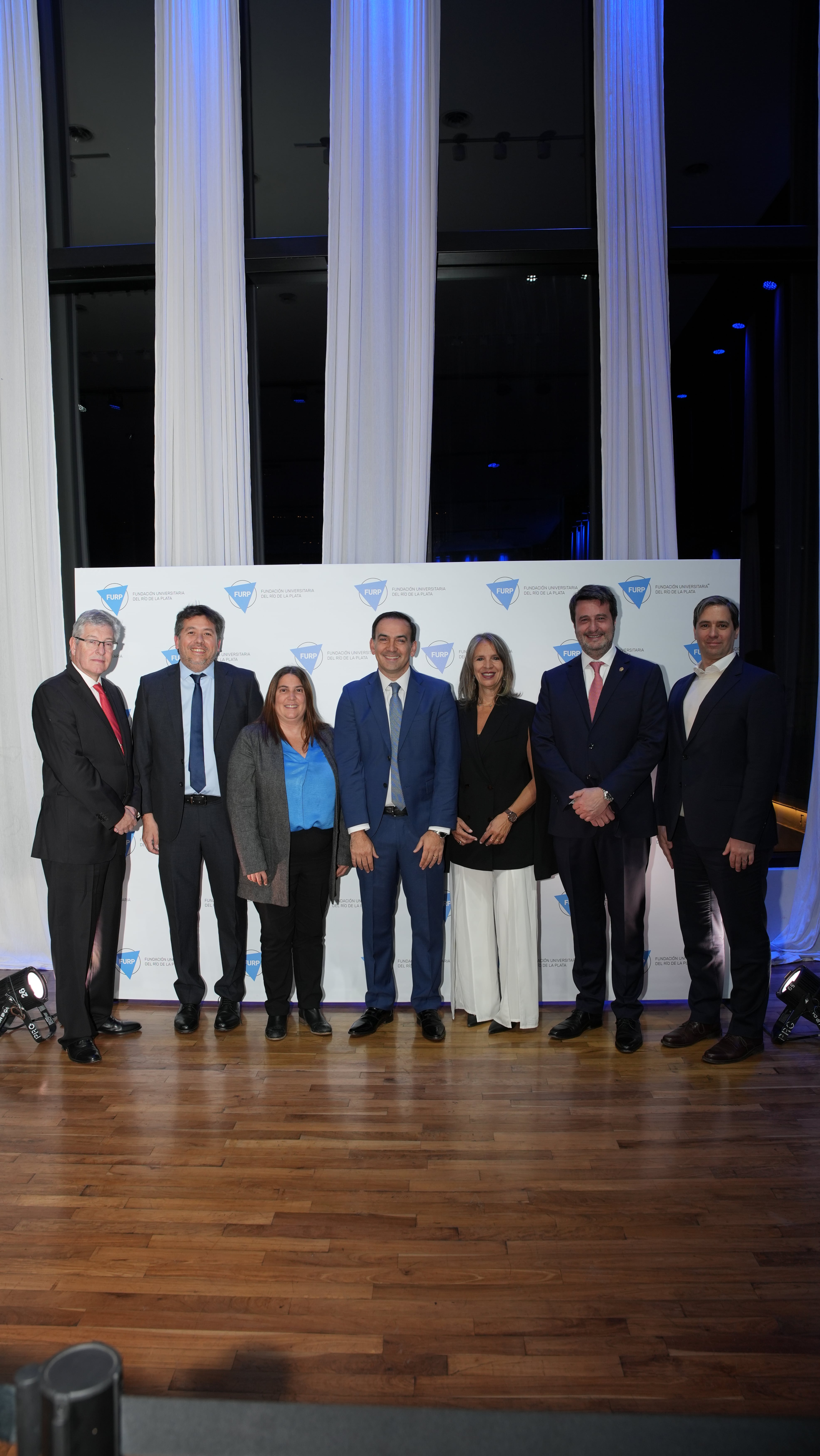 El comité ejecutivo de la FURP: Hernán Vela, Pablo Touzón, Manuela López Menéndez, Francisco Quintana, Lourdes Puente, José María Videla Sáenz y Jorge Prats Vuotto. Desde su creación en 1970, esta fundación se ha consolidado como una de las organizaciones más relevantes del país en la formación de jóvenes líderes comprometidos con el desarrollo de la Argentina