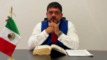 La carrera de Zenyazen Escobar: de líder magisterial a secretario de Educación y diputado federal