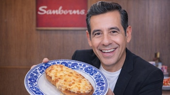 Yordi Rosado afirma que su tía inventó los molletes de Sanborns: “Todos me hacen burla”