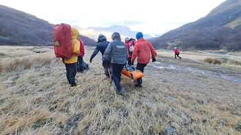 Tragedia en Ushuaia: así fue el operativo para rescatar los cuerpos del guía y la turista uruguaya que murieron en un glaciar