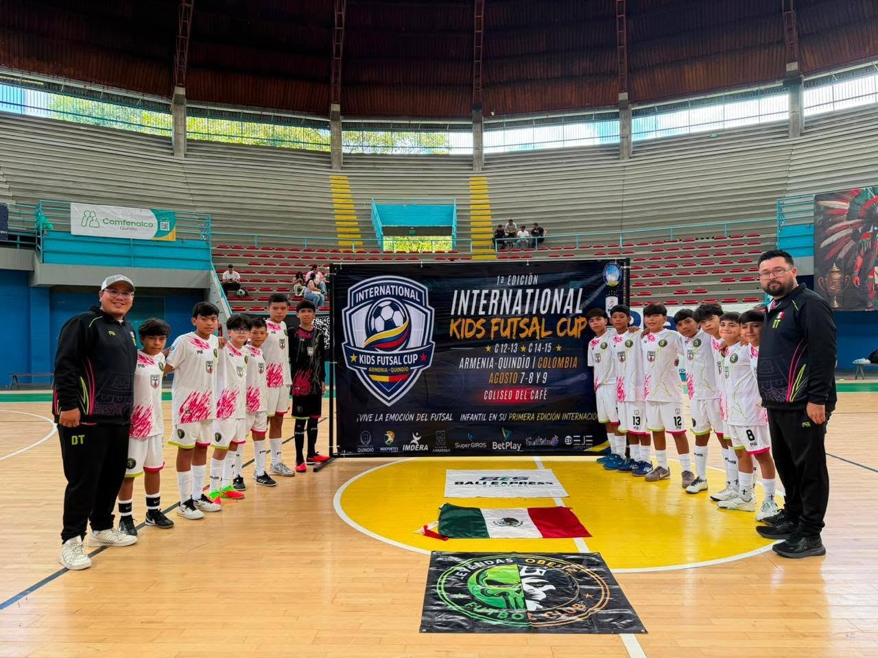 El equipo Leyendas Obeliz, representante de México, resultó campeón en la competencia Internacional Futsal Kids (FB/anareli.granados)