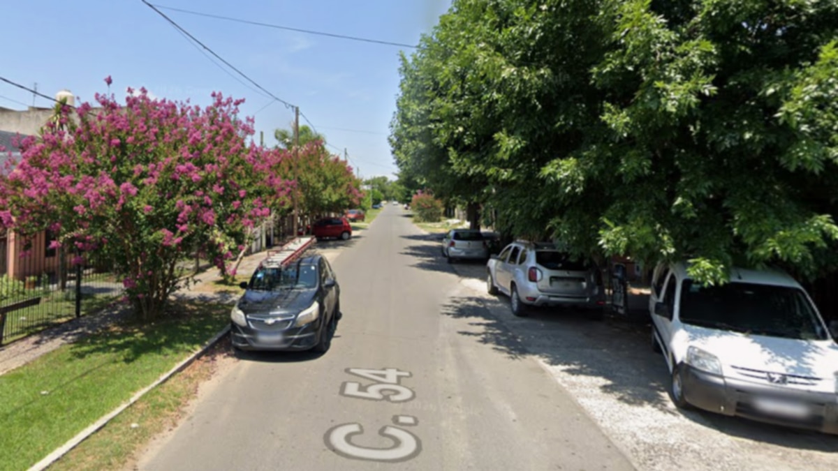 Llevaba a su nieto a una consulta con la psicopedagoga y le robaron el auto a punta de pistola en La Plata