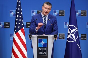 El secretario de Defensa de