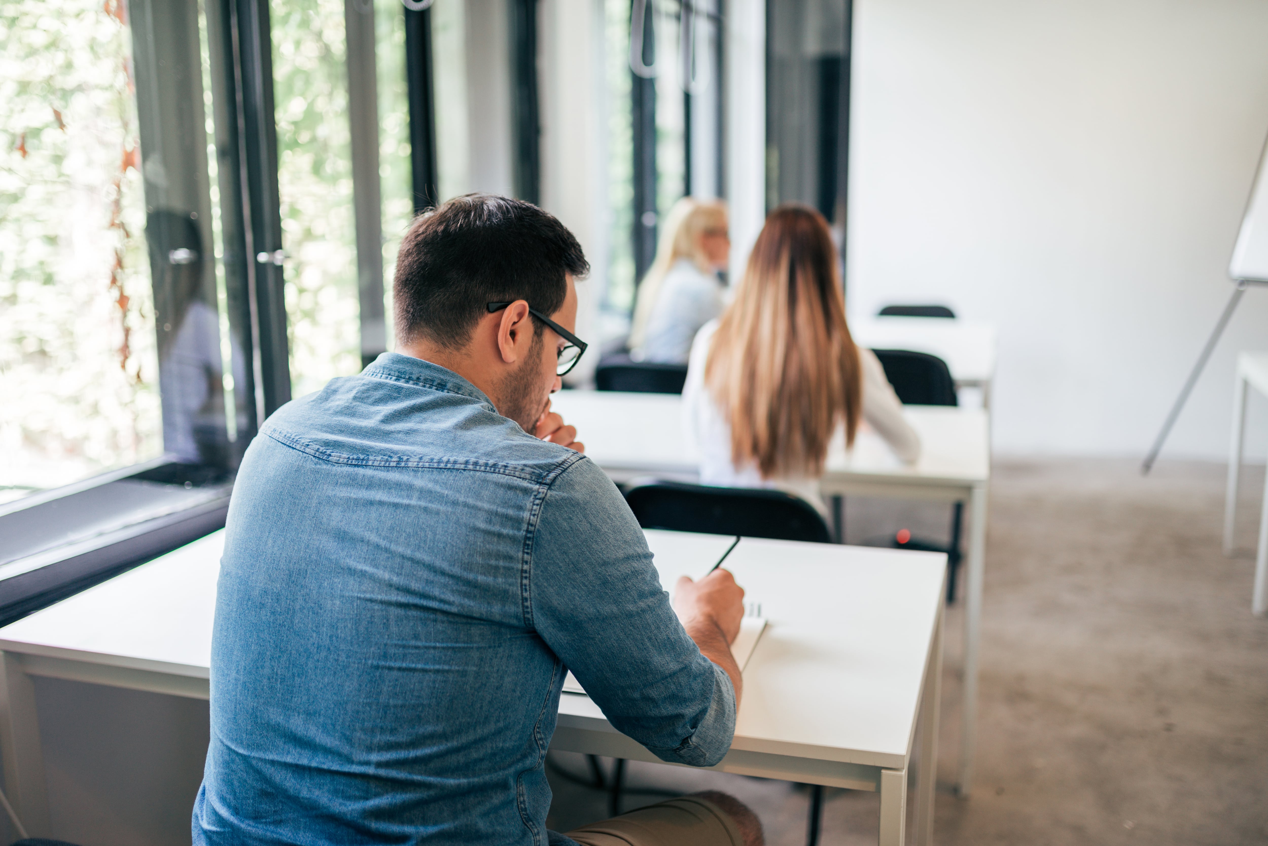 El primer semestre de 2026 concentró más de USD 4,4 millones en transferencias con destino a estudios en el exterior. (Adobe Stock)