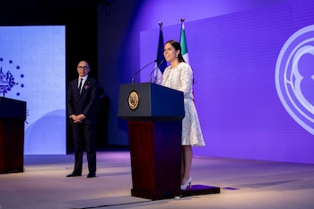 Gabriela de Bukele, Ley Nacer con Cariño, nacimientos, El Salvador