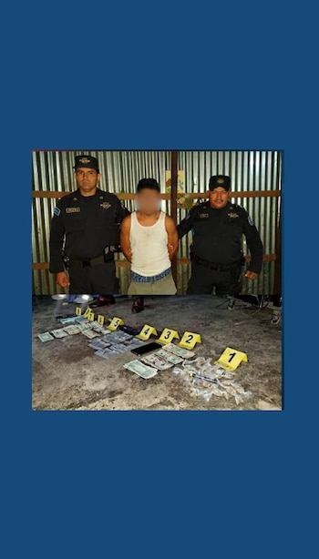La PNC capturó a Juan Carlos L. durante un allanamiento en Colón, donde incautó droga, dinero y celulares. (Cortesía: Policía Nacional Civil)