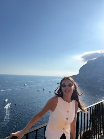 Las románticas postales de Pampita y Martín Pepa en Capri