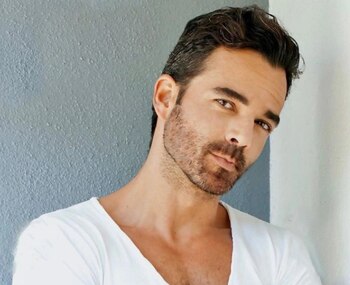 Jesús Moré da vida a