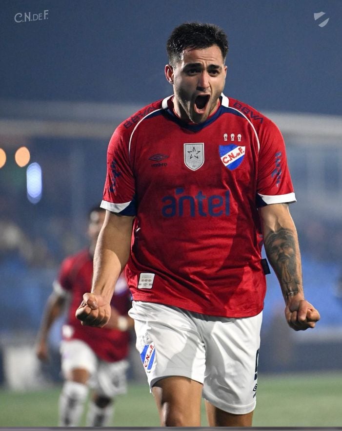 Nacional afrontará el duelo ante Universitario con una propuesta ofensiva y la obligación de ganar para no quedar eliminado de la Copa Libertadores 2026. (Universitario de Deportes)