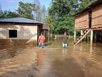 La Conred alertó por el aumento del caudal del río Polochic en Rancho Grande, El Estor, y recomendó no cruzar ríos ante las fuertes lluvias.