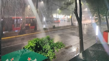 Lluvias intensas y posible ciclón tropical mantendrán en alerta a gran parte de México este domingo