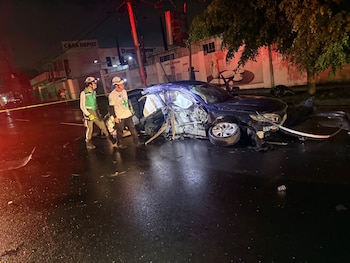 Tres fallecidos en accidente vial, registrado en Bulevar Orden de Malta, Santa Elena, La Libertad. (Foto: Cruz Verde Salvadoreña)