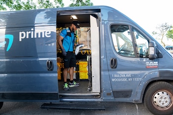 Un repartidor de Amazon (EFE/