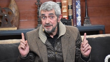 Manuel “El Flaco” Ibáñez sale del hospital y regresa a trabajar a Televisa: relata cómo se dio cuenta de sus úlceras