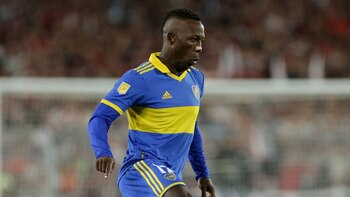 Luis Advíncula jugará con Boca
