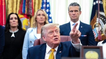 Trump advierte que el estrecho de Ormuz abrirá "muy pronto" o Irán recibirá "un golpe muy duro"