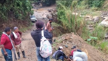 Vehículo de servicio público cayó