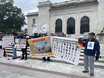 Peruanos en Washington rechazan llegada