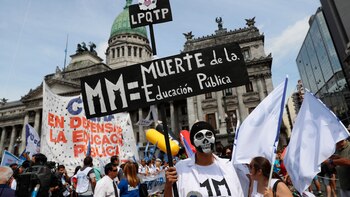 Sindicatos docentes de Argentina anuncian