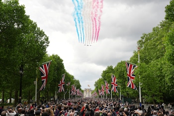 Las celebraciones culminaron con un desfile aéreo en el que participarán el equipo acrobático Red Arrows y 23 aviones militares actuales e históricos (Carl Court/Pool via REUTERS)