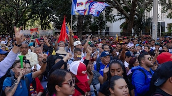 Militares retienen a periodistas durante