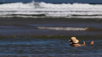 España no se despide del calor de “pleno verano”: la Aemet adelanta que el termómetro solo bajará en estas regiones