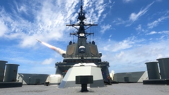La fragata Álvaro de Bazán de la Armada Española hunde un antiguo buque estadounidense en el principal ejercicio naval