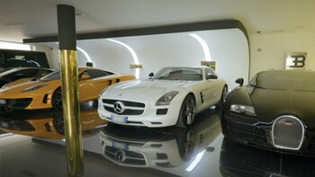 El exclusivo garage con algunos