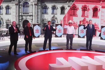 Peru's presidential candidates Hernando de