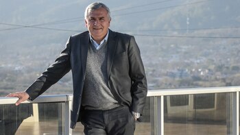 Gerardo Morales posa con una