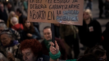 El aborto, un derecho en permanente riesgo: “Es uno de los servicios sanitarios más habituales en España, pero sigue invisibilizado”