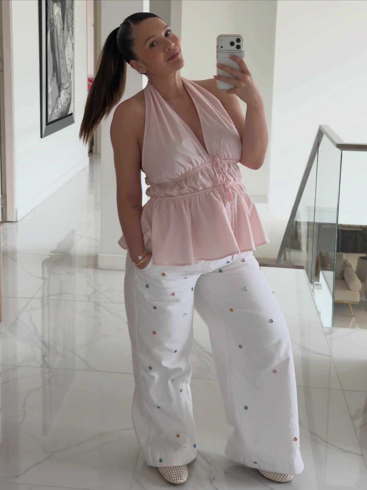 Lina admitió que ha aprendido a priorizar su bienestar y hoy valora la tranquilidad de la soltería, aunque no descarta el amor.- crédito @linatejeiro/Instagram