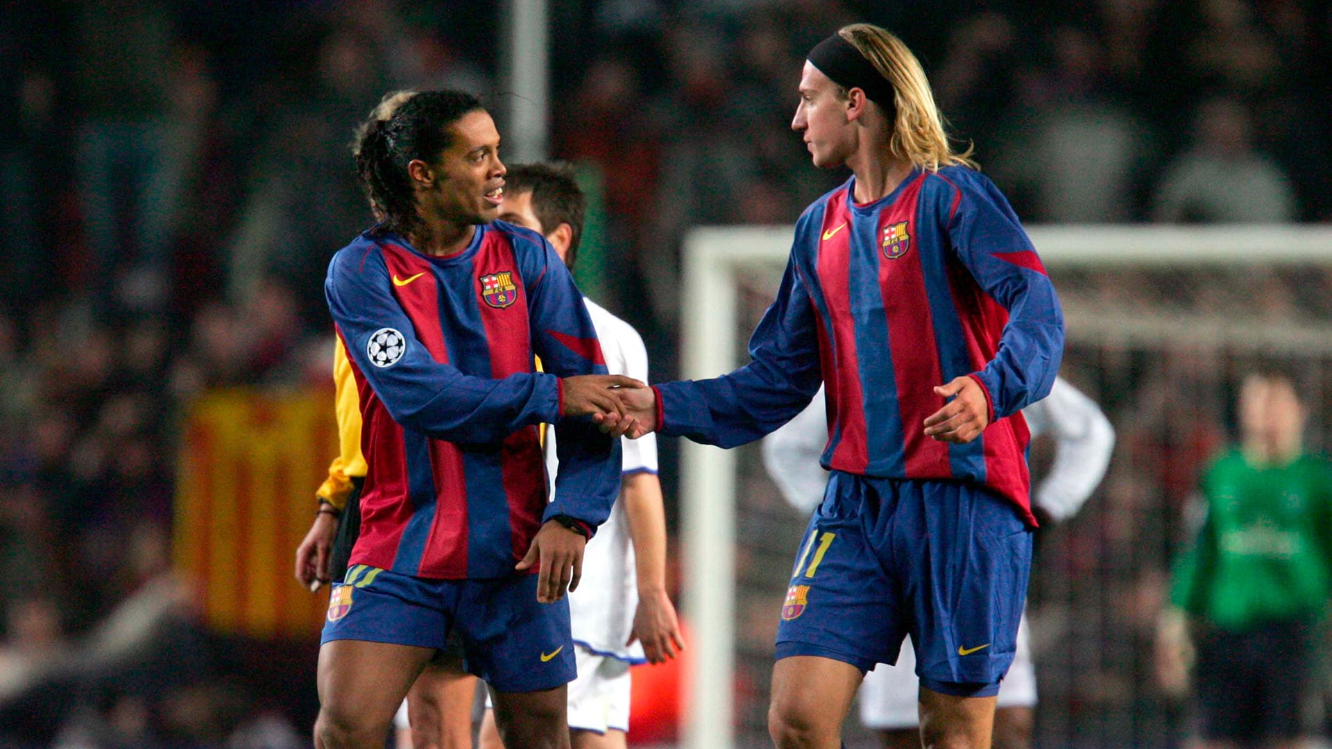 Ronaldinho y Maxi López forjaron una amista en el Barcelona (Shutterstock)