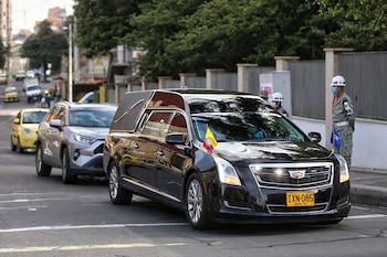 Carroza fúnebre Carlos Holmes Trujillo
