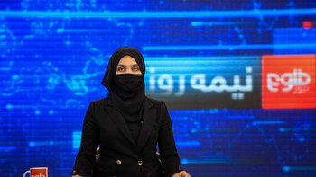 Talibanes suspenden dos cadenas de