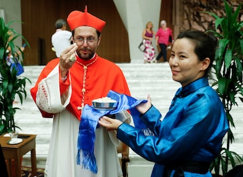 Giorgio Marengo saluda a amigos