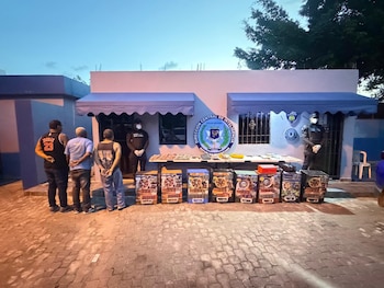 La Policía Nacional de República Dominicana incautó drogas, dinero y armas en un operativo en Santo Domingo Norte./ (Policía Nacional)