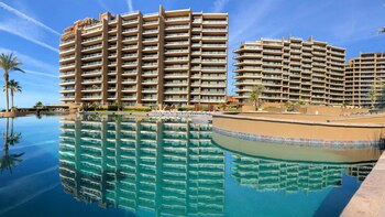 Muere niña tras caerse del